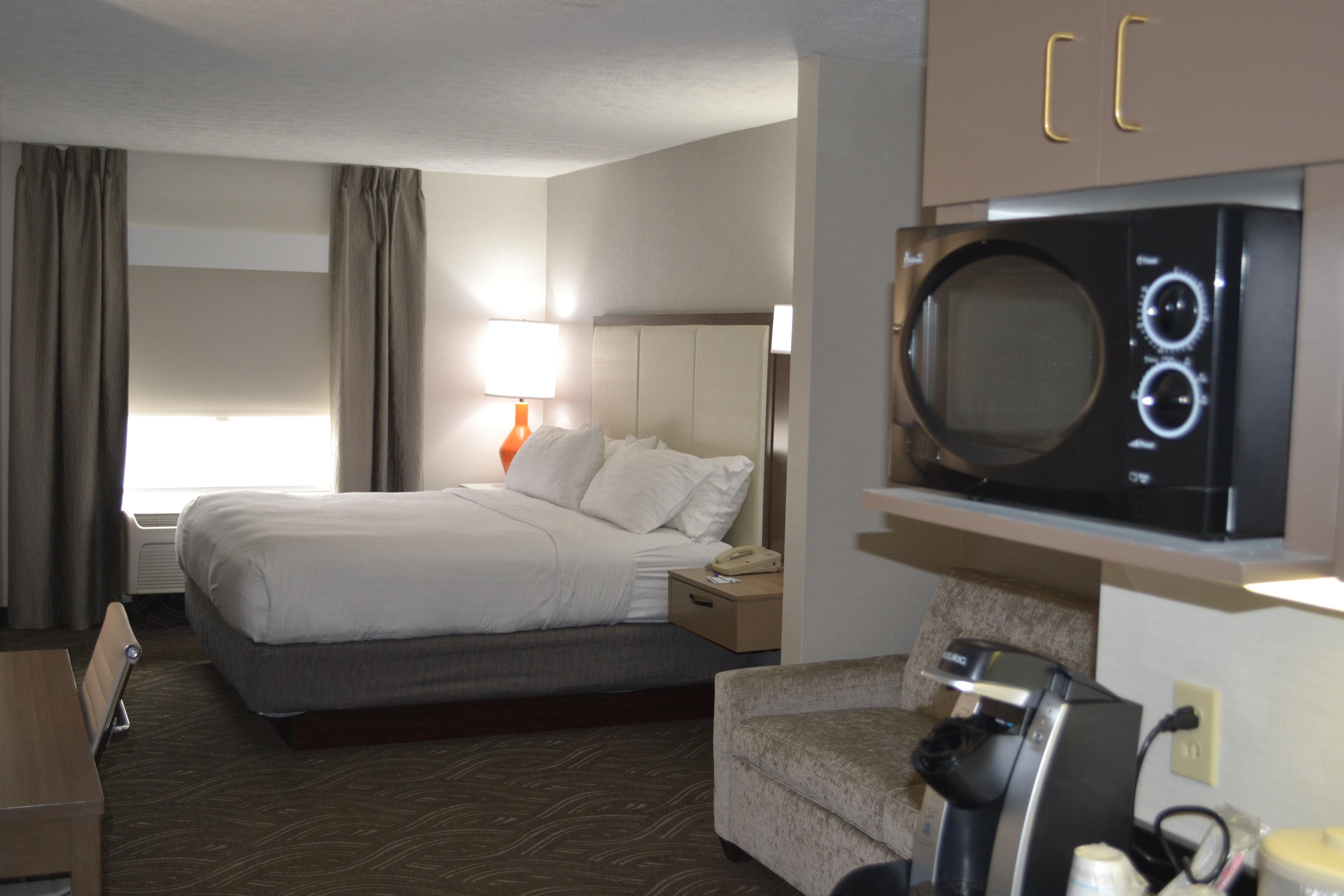 Holiday Inn Express Hotel & Suites Kent State University Zewnętrze zdjęcie